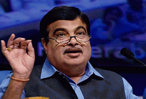BJP leadership discussing with veterans issues raised by them:  Gadkari
