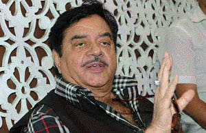 Bihar polls: Shatrughan Sinha targets PM Modi