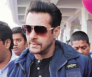Salman shares his 'PRDP' family moment, asks fans to join in
