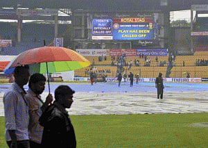 Rain washes out third day's play in Bengaluru Test