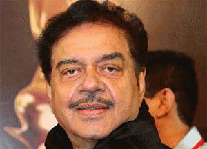 Those with vested interests not learning from Bihar debacle: Shatrughan