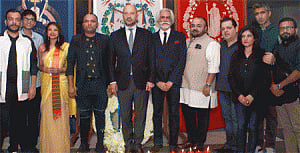 Indian fashion industry pays tribute to Paris victims