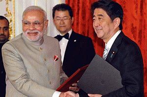 Modi meets Abe on sidelines of ASEAN-India Summit