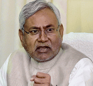 Cong chooses to ignore Farooq's idea of Nitish as PM candidate