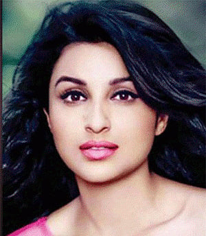 Parineeti Chopra gives 'ashirwad' to Sania Mirza