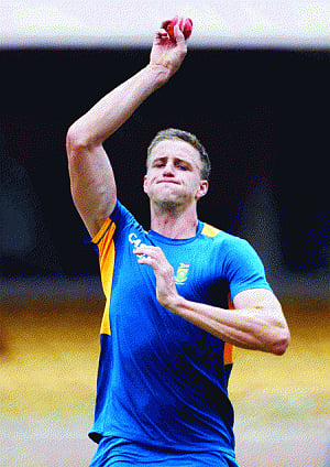 'Fingers crossed on Steyn fitness'