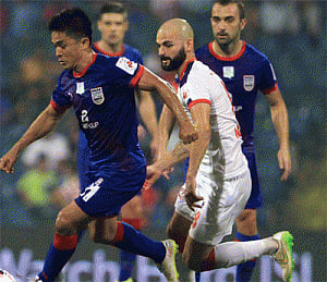 Mumbai City edge past ATK 3-2