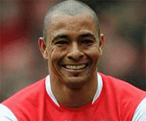 Ex-Arsenal midfeilder Gilberto Silva retires