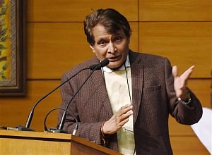 Child didn't die during demolition drive: Suresh Prabhu