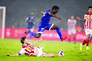 Chennai survive ATK hurdle, reach Final