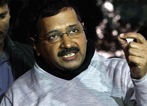 Kejriwal seeks Modi's resignation, attacks Jaitley