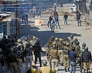 Clashes in Srinagar after Yasin Malik arrested