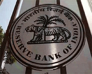 RBI's attempts to stabilise rupee depletes Forex by $1.40 bn: Experts