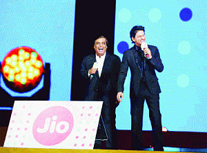 Reliance Jio to begin  commercial roll out in coming weeks