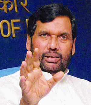 Paswan clears stand on conversion