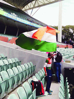 'India, India chillao, pak pak to murgi karti hai'