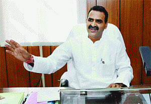 FIR against BJP MP for derogatory comments against SP's Azam Khan