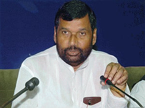 Paswan doubts merger of erstwhile 'Janata Parivar'