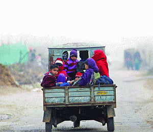1,500 villagers flee as Pak shells IB hamlets
