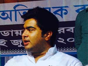 Mamata's nephew Abhishek slapped at public meeting