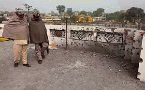 Pak targets villages with heavy mortar firing