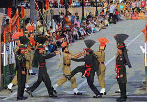 Pak-India Dosti bus service restricted to Wagah border