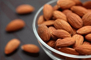 Eating almonds decreases belly fat