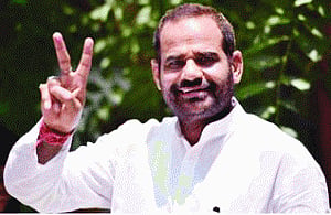 Bidhuri dares AAP on 10 FIRs charge