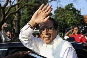 Sirisena trounces Rajapaksa in lanka's historic elections
