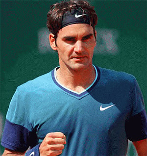 Federer closes in on 1000th career win