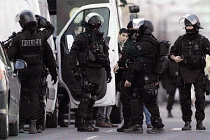 Gunman holds two hostage in French post office: police