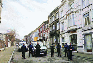 Anti-terror raids yield arrests across Europe