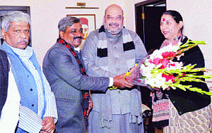 Cong caught in the headlights as Tirath crosses over to BJP