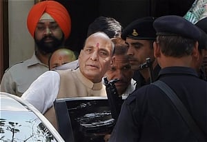 Want to resolve all issues with China honestly: Rajnath