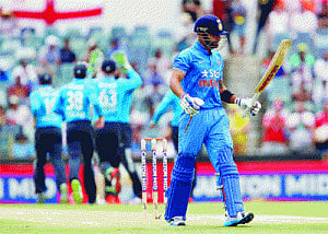 India lose to England by 3 wickets, fail to advance into final