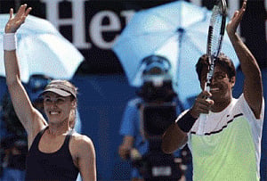 Paes-Hingis win Australian Open mixed doubles title