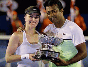 Paes-Hingis win Australian Open mixed doubles