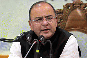 Govt brainstorms on sharing information through media