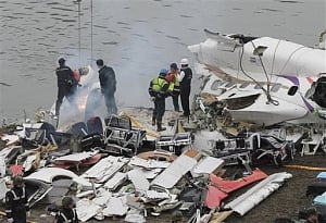 16 Chinese among 31 killed in Taiwan plane crash