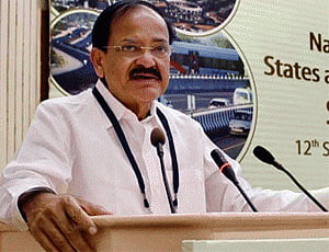 Naidu seeks private participation in Smart City project