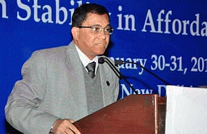 Forex kitty high, but may not cushion extreme volatility: RBI