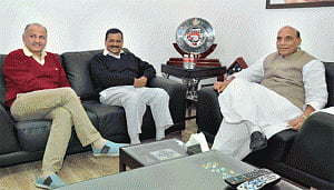 Kejriwal raises full-statehood issue with Home Minister