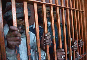 Pakistan releases 172 Indian fishermen