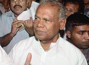 No Prez rule: Manjhi, Don't take decisions with financial  implications:HC