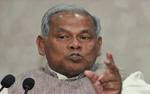 Manjhi's grandson beaten up by liquor traders