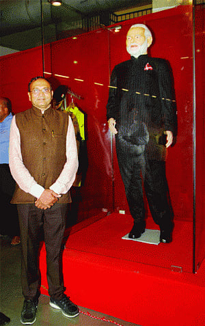 Modi suit shines at Patel's Surat unit