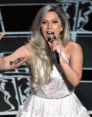 lady Gaga pays tribute to 'The Sound Of Music' at the Oscars