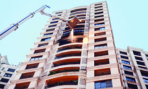 7 dead, 25 hurt in Mumbai building fire
