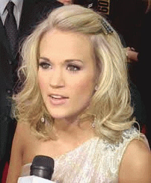 Carrie Underwood becomes mother
