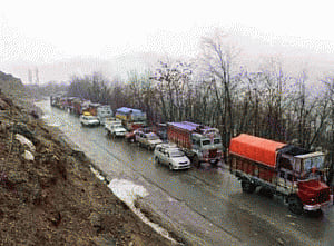Jammu-Srinagar highway restored for one-way traffic